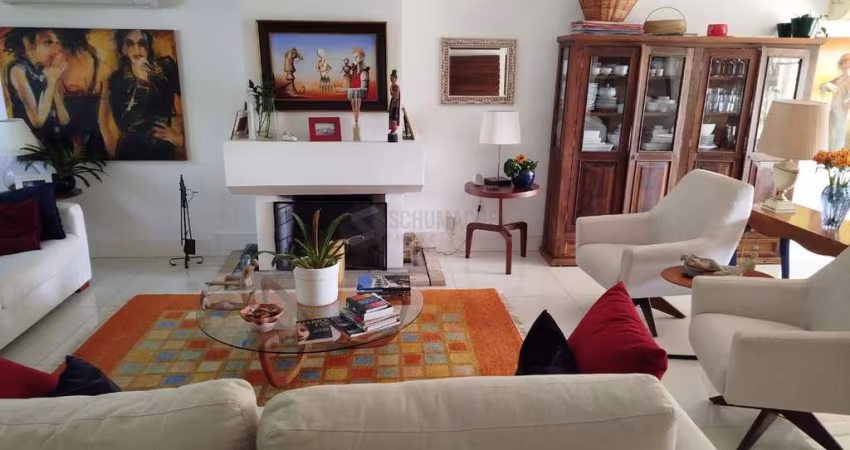 Casa em Condomínio em Três Figueiras