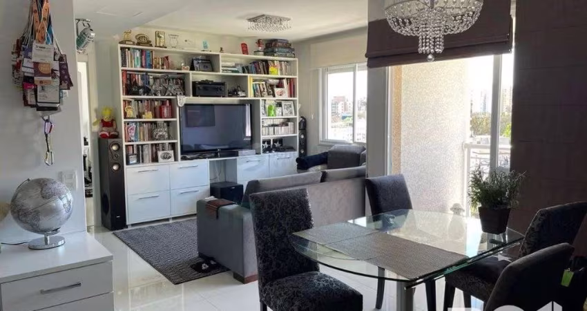 Apartamento à venda com 2 dormitórios transformado em 1 (facilmente reversível), suíte, com  69,04m², 2 vagas de garagem.