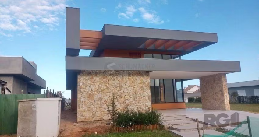Casa com 3 dormitórios Para comprar Com  246 m² por R$ 1.800.000,00 - Centro - Torres/RS