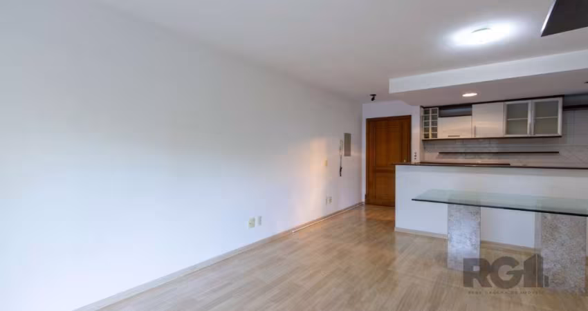 Apartamento 3 dormitórios, sendo uma 1 suíte, com duas 2 vagas de garagem.&lt;BR&gt;Apartamento com living para 2 ambientes com sacada fechada com churrasqueira, banheiro social, cozinha, área de serv