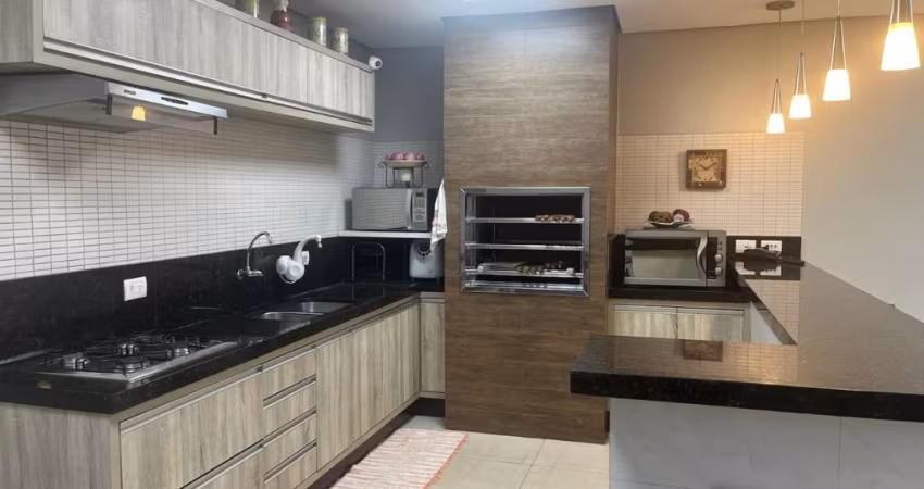Linda Residencia c 3 qtos suíte/ Jardim Maravilha em Maringá.