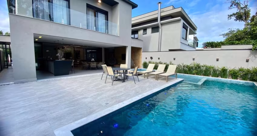 Casa à venda em Bertioga-SP, no bairro Riviera, 6 suítes