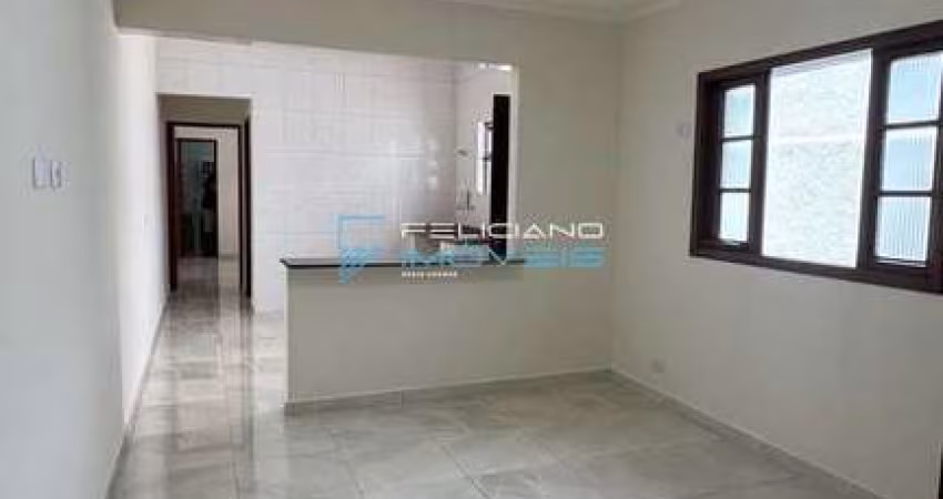 Casa com 2 quartos, Maracanã, Praia Grande - R$ 399 mil, Cod: 5579