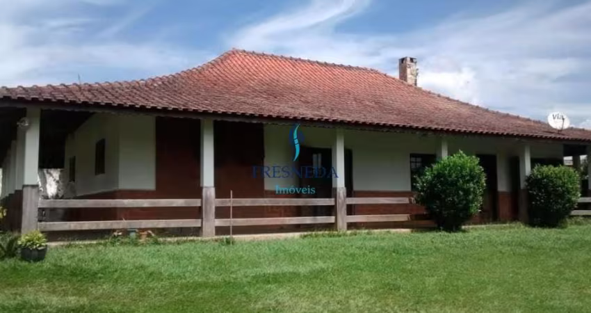Chácara para Venda em Suzano, 3 dorm, 1 suíte, 2 vagas, 300 m, 900 m