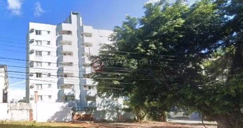 Apartamento à venda no bairro Anita Garibaldi, Joinville/SC  Apartamento  amplo, com sala de estar e jantar integradas,  cozinha independente com  móv