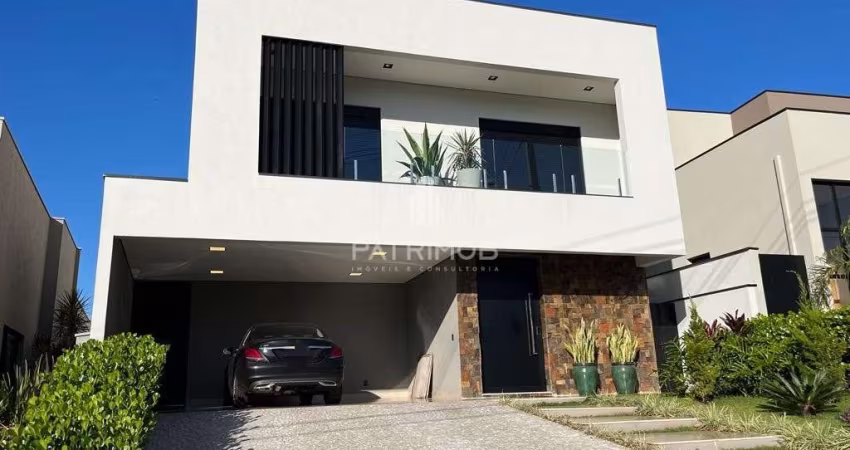 Sobrado Mobiliado c/ 3 suítes 'Porteira Fechada' em Condomínio Alto do Castelo.