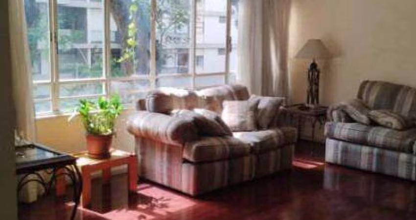 Apartamento em Cerqueira César com 188m²