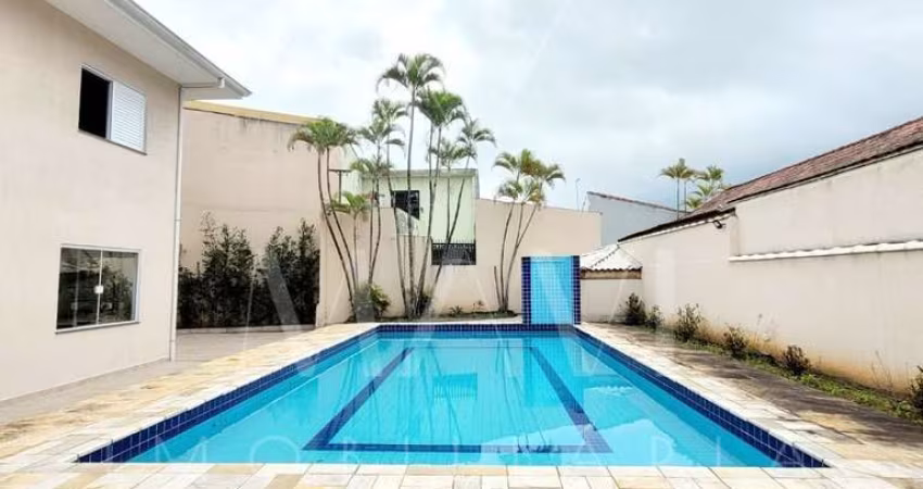 Casa 4 dormitórios Alto Padrão em Solemar, Praia Grande/SP