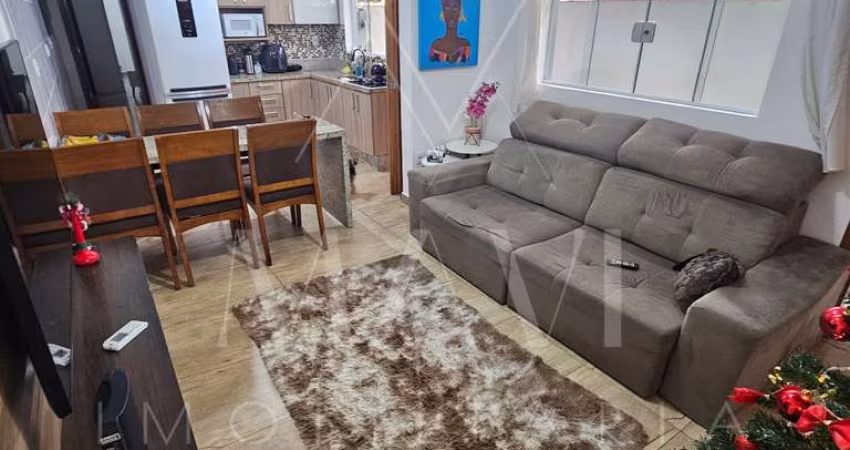 Casa 3 Dormitórios pertinho da Praia  em Maracanã, Praia Grande/SP