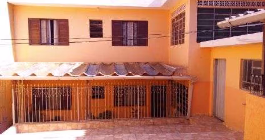 Sobrado com Quatro Dormitorios  em DIadema