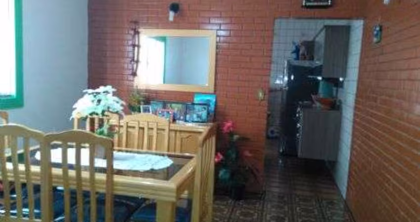 SOBRADO COM TRES DORMITORIOS, MAIS EDICULA COM DOIS COMODOS