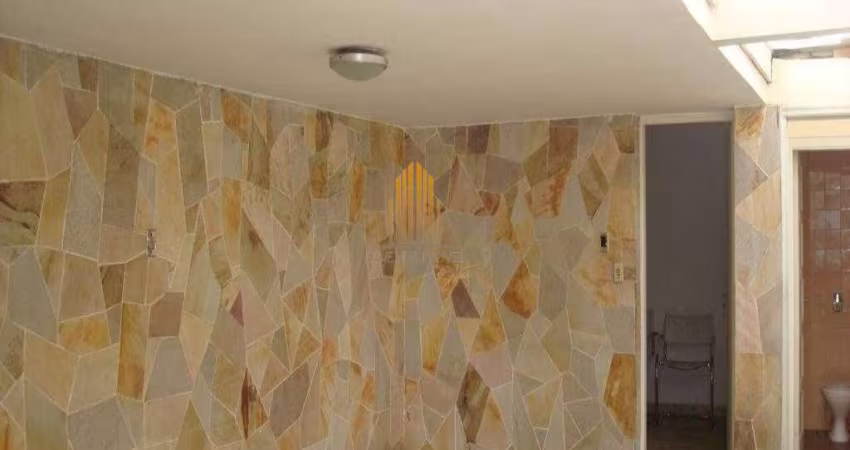 CASA ASSOBRADADA EM SUMARÉ DE 385m² COM 3 QUARTOS, 1 SUITE, QUINTAL E 3 VAGAS Á VENDA