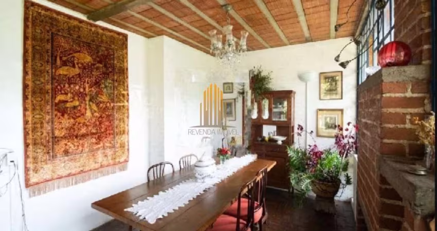 Butantã - Casa terrea a venda com 200m², 3 quartos sendo 1 suite, 2 banheiros e 3 vagas
