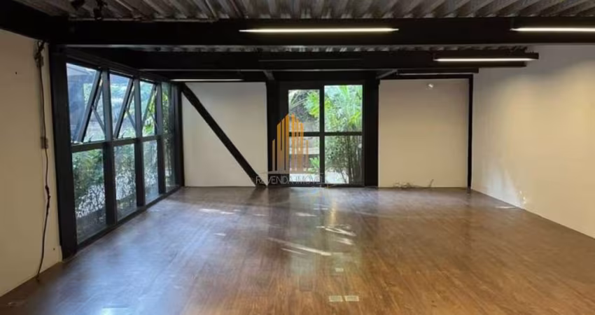 Mobile 323 em Sumarezinho - Sala comercial de 120m² com 2 banheiros, copa, 1 vaga e 1 quintal