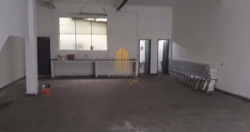 Brás - São Paulo, Prédio Comercial de 232m² com 4 banheiros e sem vaga.