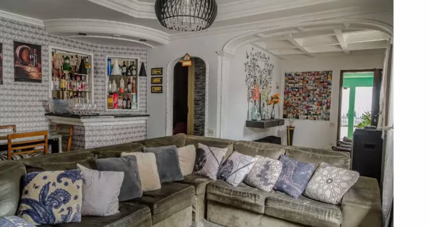 Vila Campestre - Terreno de 480m² com 2 casas com 6 dormitórios, 3 banheiros e 3 vagas