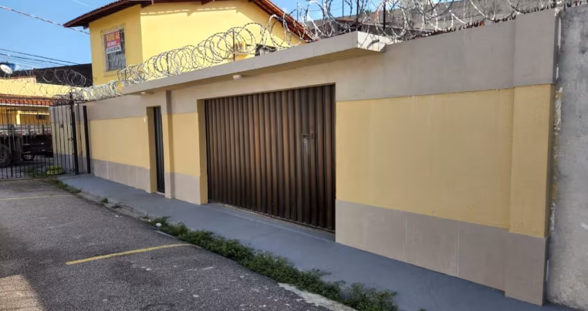 Casa no Marco, 380m² , 3 suítes , área de serviço