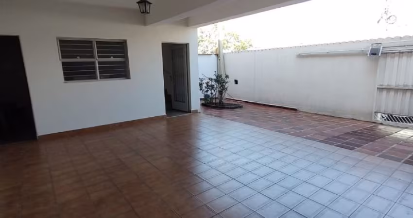 Sobrado Vila Jardini/ 236 m²/ 3 Dorm./ Suíte/ Espaço Gourmet/ Edícula/ 6 vagas