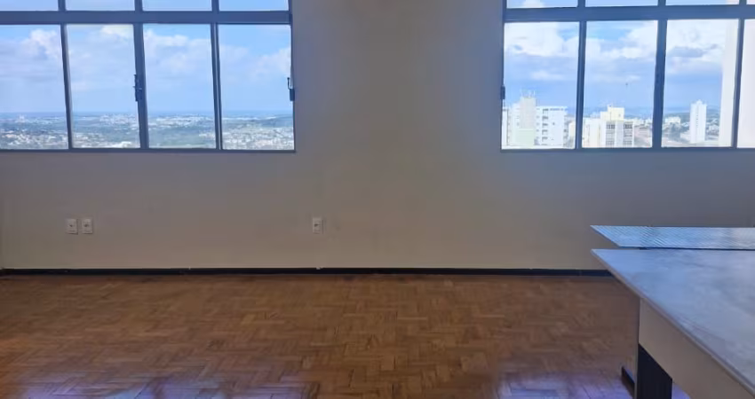 SALA COMERCIAL NA ÁREA CENTRAL