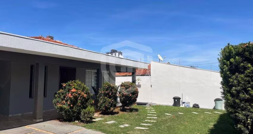 Casa à Venda no Jardim América em Bauru, Próximo Avenida Getulio Vargas