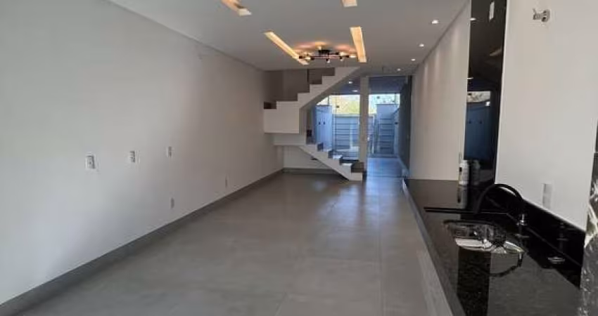 Sobrado à venda no bairro Residencial Itaipu em Goiânia/GO