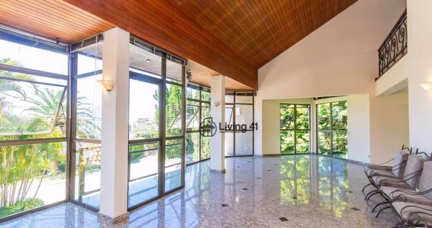 Linda Casa em cond. no Parque Barigui