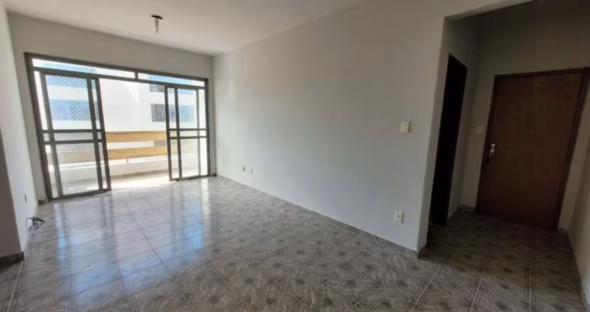Apartamento com 2 quartos no Edifício Atalaia