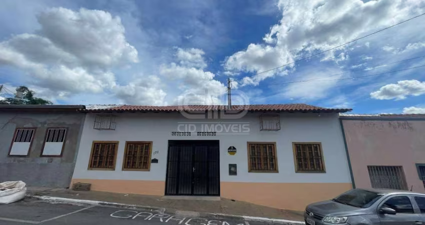 Casa comercial com 3 salas amplas no bairro Baú