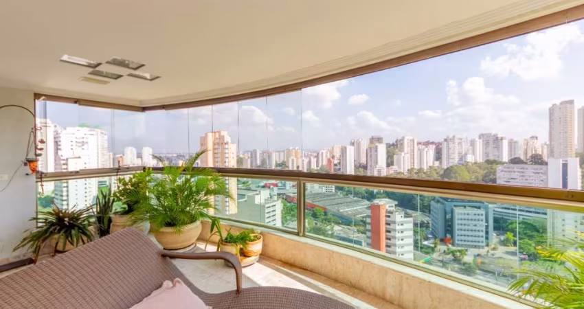 Funcional apartamento tipo para venda com 4 quartos, sendo 4 suítes, 228m²