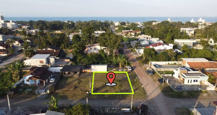 Terreno de ESQUINA 16x24 para Venda no Balneário MARILUZ, localizado na cidade de Itapoá- SC.