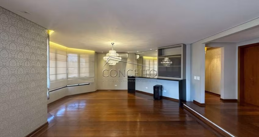 Apartamento no Edifício Cap Ferrat com 198 m² | 4 dormitórios, sendo 1 suíte e 2 vagas de garagem.