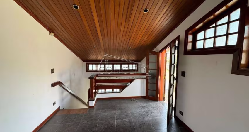 Casa para locação ou venda no bairro Higienópolis com 490m² | 3 suítes, amplo salão no térreo e 4 vagas de garagem.