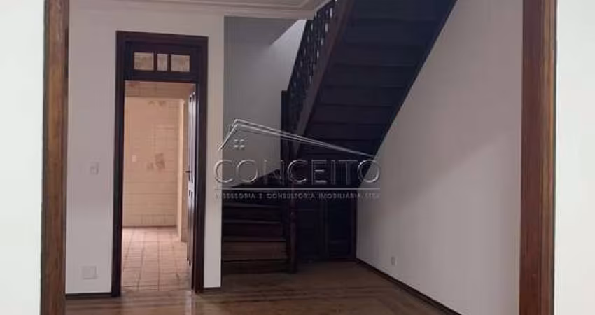 Sobrado para locação no centro de Piracicaba com 152m² | 5 dormitórios e 3 banheiros.