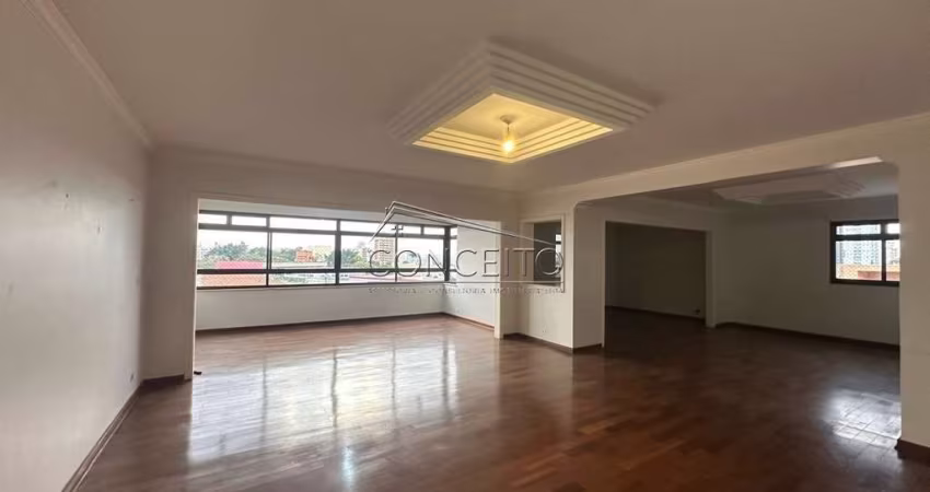 Apartamento à venda no Edifício Monte Líbano com 218m² | 3 dormitórios sendo 1 suíte e 2 vagas de garagem.