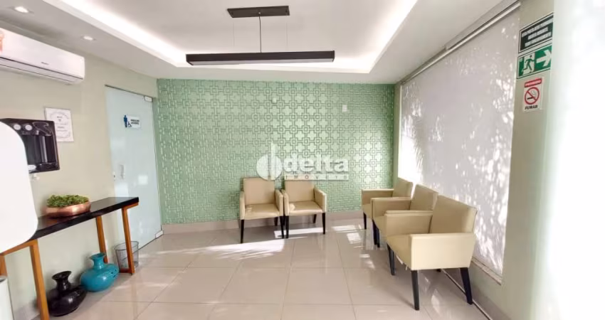 Casa comercial disponível para locação e venda no bairro Nossa Senhora Aparecida em Uberlândia-MG
