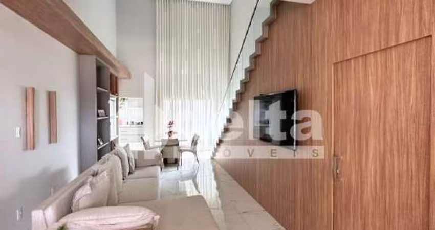 Excelente casa Mobiliada Condomínio Splendido, com área construída de aproximadamente 240m²
