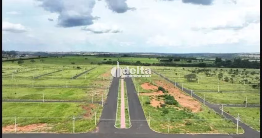 Terreno disponível para venda no bairro São Jorge em Uberlândia-MG