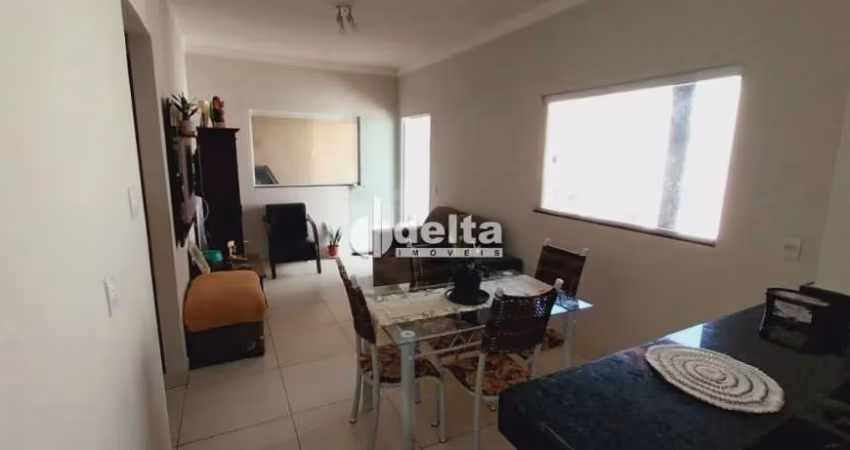 Casa residencial disponível para Locação no bairro Aclimação em Uberlândia-MG.