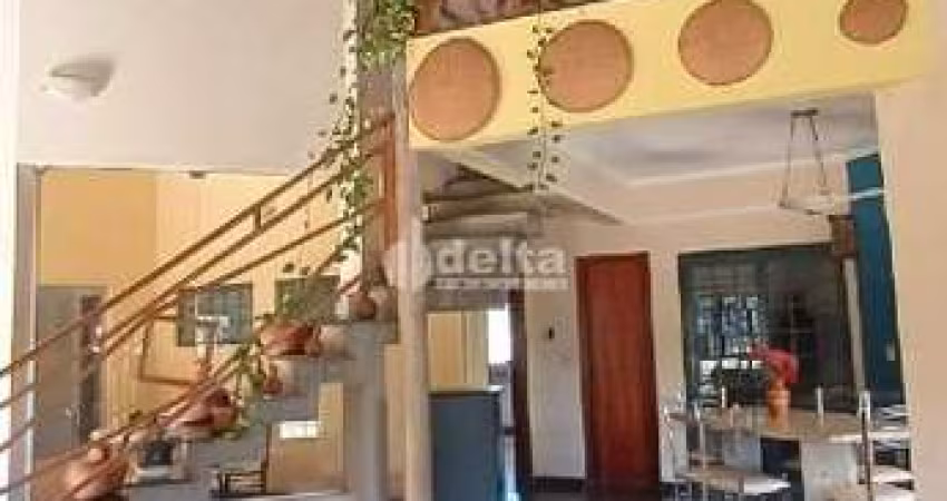 Casa no condomínio Morada do Sol disponível para venda em Uberlândia-MG
