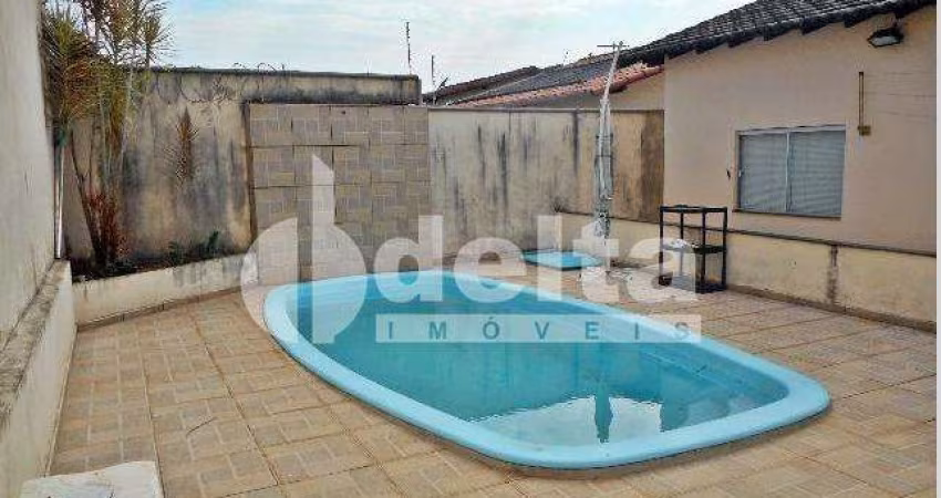 Casa residencial disponível para locação no bairro Cidade Jardim em Uberlândia-MG