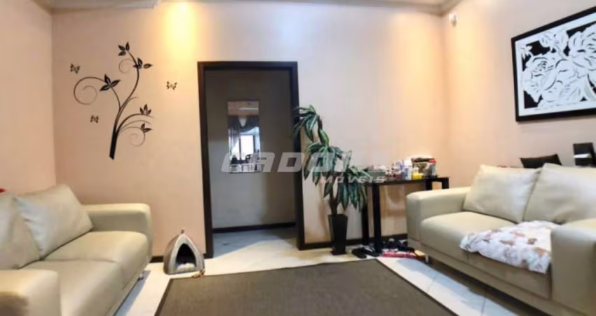 Casa Residencial ou Comercial com Piscina no Garcia - Lado do Ad Cooper I Cadore Imóveis