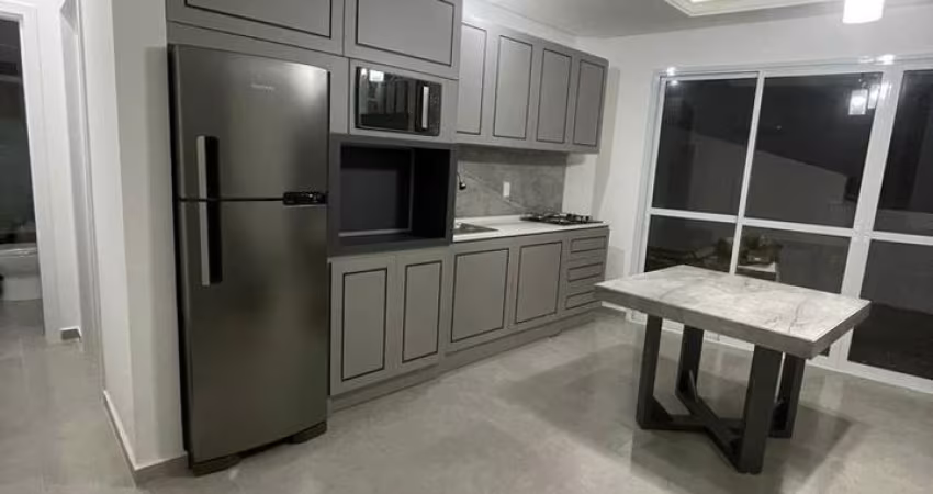 LINDO APARTAMENTO A 50 METROS DA PRAIA DOS INGLESES.