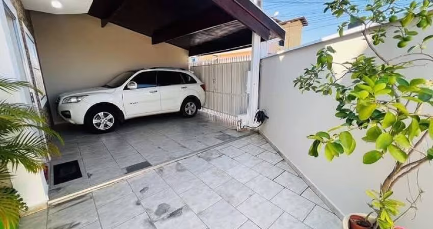 Casa Sobrado, 2 Dormitórios(sendo 1 suíte), Vila Tesouro, Sjc.