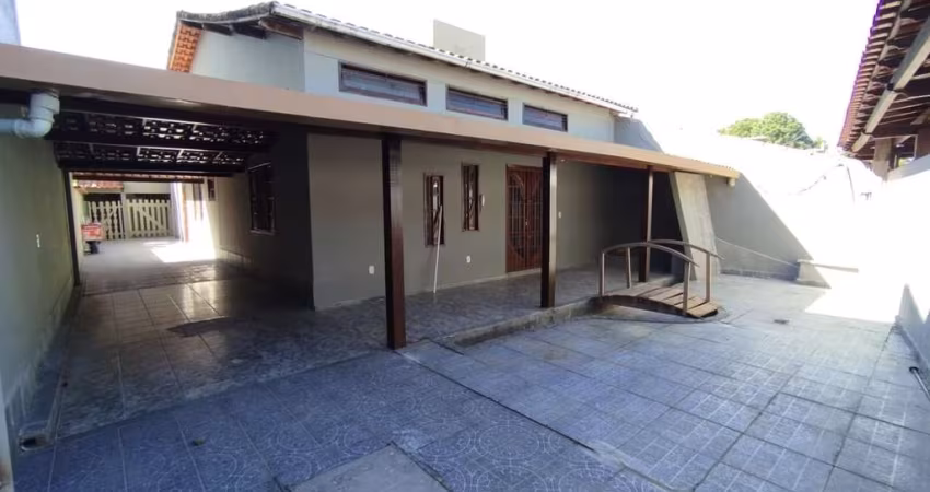 Casa Padrão para Venda em Centro Rio das Ostras-RJ