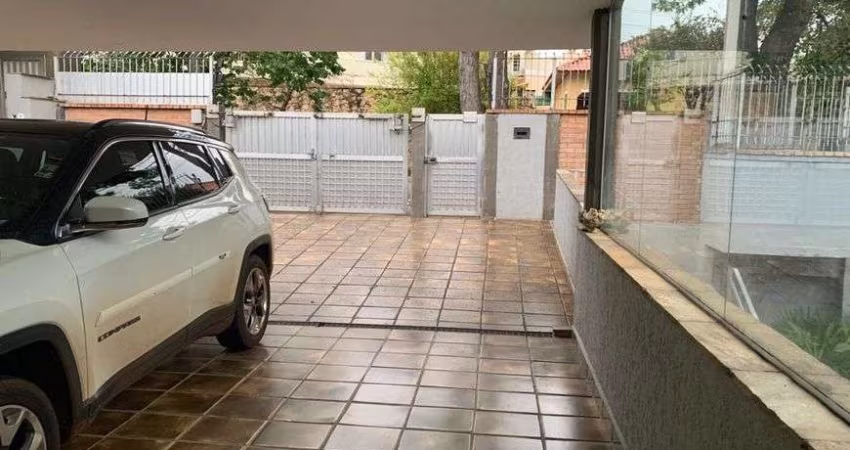 Sobrado para venda tem 250 metros quadrados com 4 quartos em Parque São Domingos - São Paulo - SP