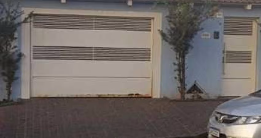 Imperdível oportunidade! Casa à venda em Uberlândia-MG, Presidente Roosevelt: 3 quartos, 3 suítes, 2 salas, 3 vagas, 240m².