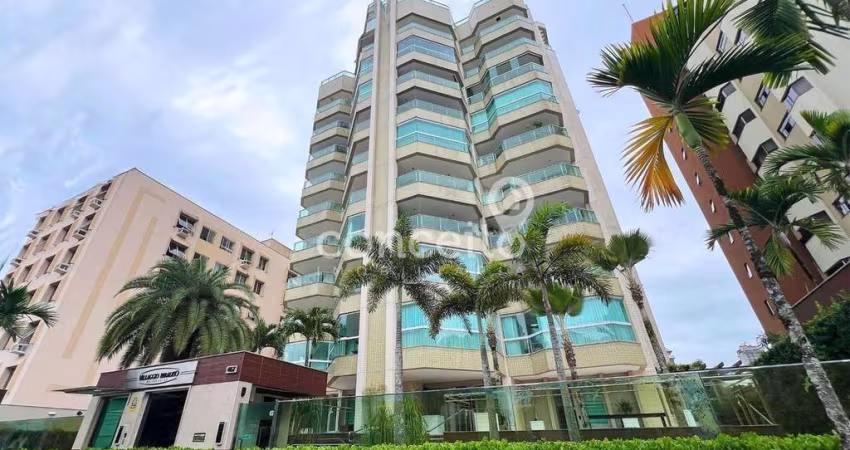 Apartamento com 3 Dormitórios e 3 Vagas na Ponta Aguda!