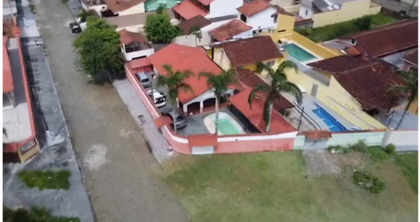 Casa para Venda em Itanhaém, Campos Eliseos, 2 dormitórios, 1 suíte, 2 banheiros, 3 vagas