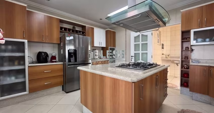 CASA DE RUA À VENDA NO BAIRRO CIDADE JARDIM - ÁREA GOURMET COM PISCINA - JUNDIAÍ - CA03371