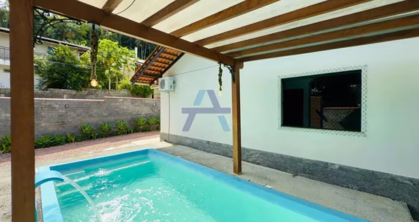 Casa  com Piscina